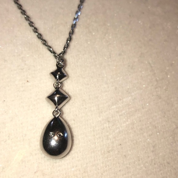 SWAROVSKI Eveline 3 Crystal Pendant & Chain 5020056 - Adjustable Chain 17” - Picture 2 of 6